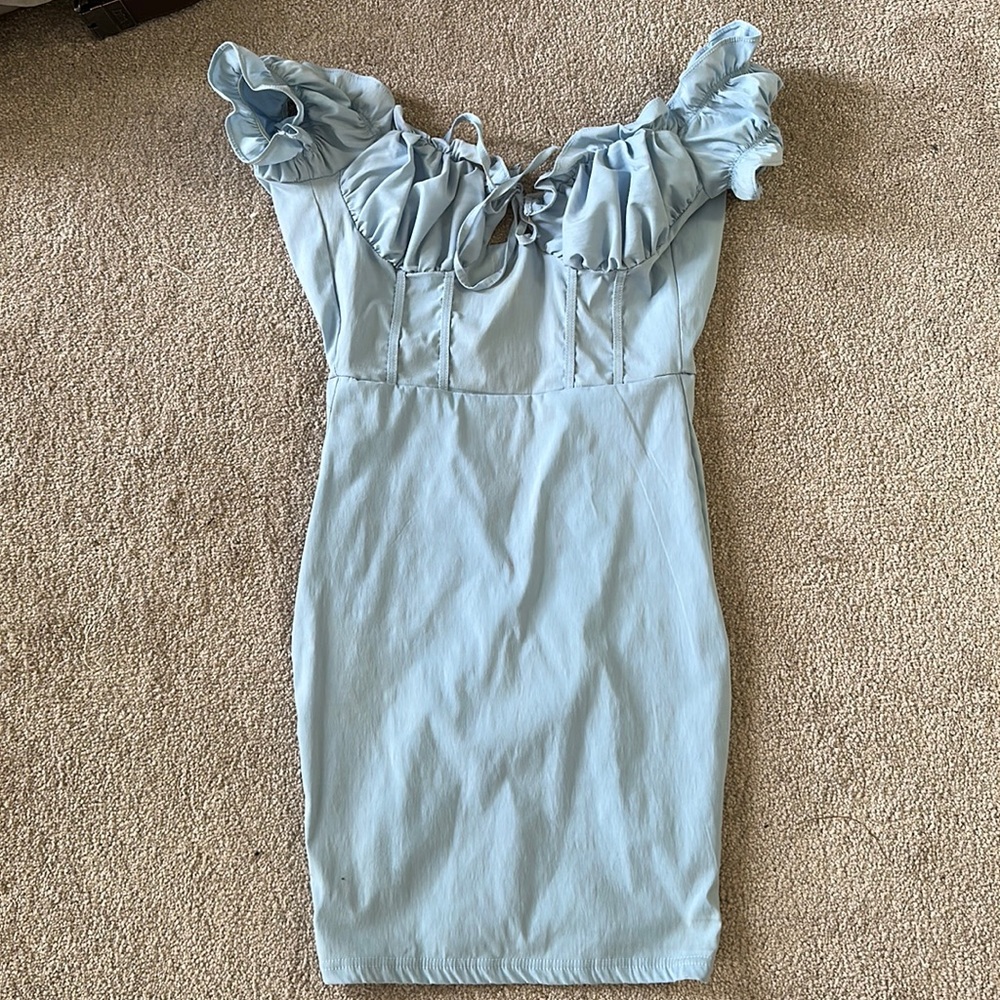 Blue bodycon dress with puff sleeve